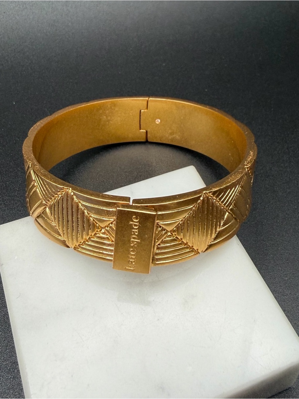 Kate Spade New York Patchwork Hinged Bangle Bracelet #585 gold tone